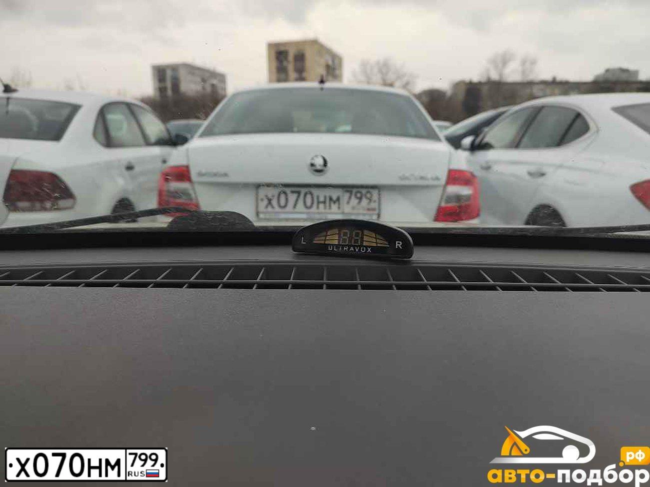 Фото автомобиля SKODA OCTAVIA, 2019 — госномер М598ТО198. Цвет: Белый