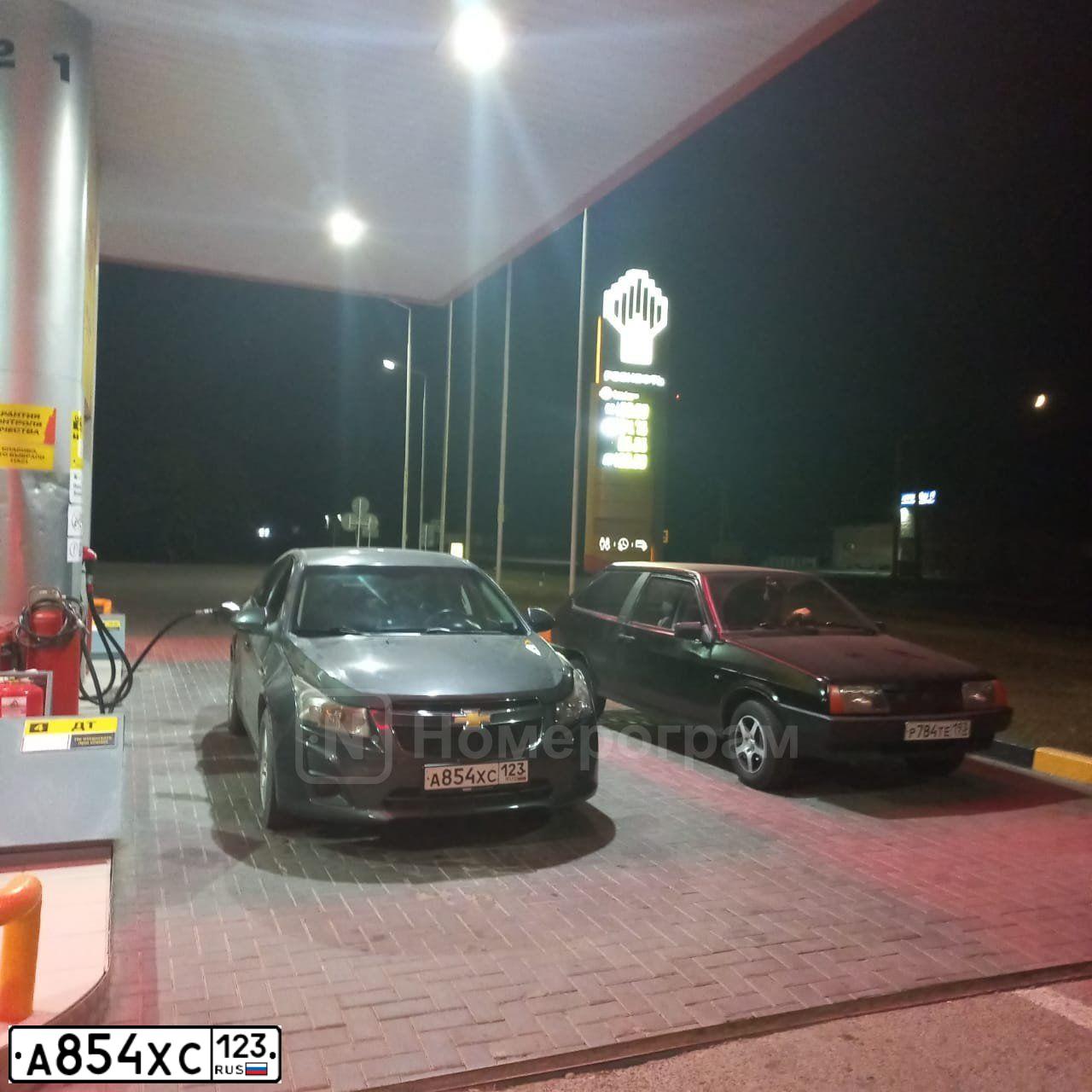 Фото автомобиля CHEVROLET CRUZE, 2011 — госномер А854ХС123. Цвет: СЕРЫЙ МЕТАЛЛИК
