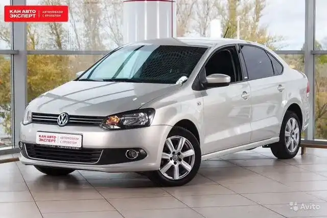 Фото автомобиля VOLKSWAGEN POLO, 2014 — госномер Е343ВК716. Цвет: Серебристо-Желтый