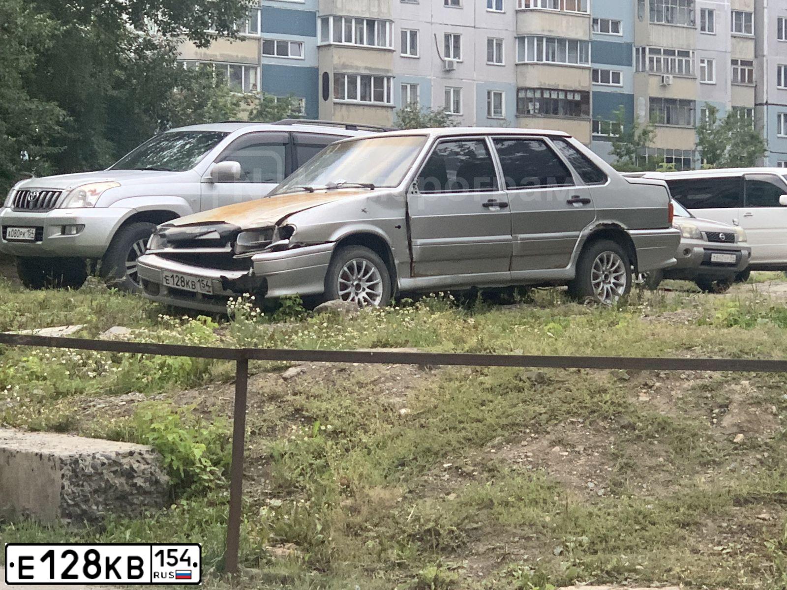 Фото автомобиля LADA 2115 SAMARA, 2006 — госномер Е128КВ154. Цвет: СВЕТЛО-СЕРЕБРИСТЫЙ  МЕТАЛЛИК