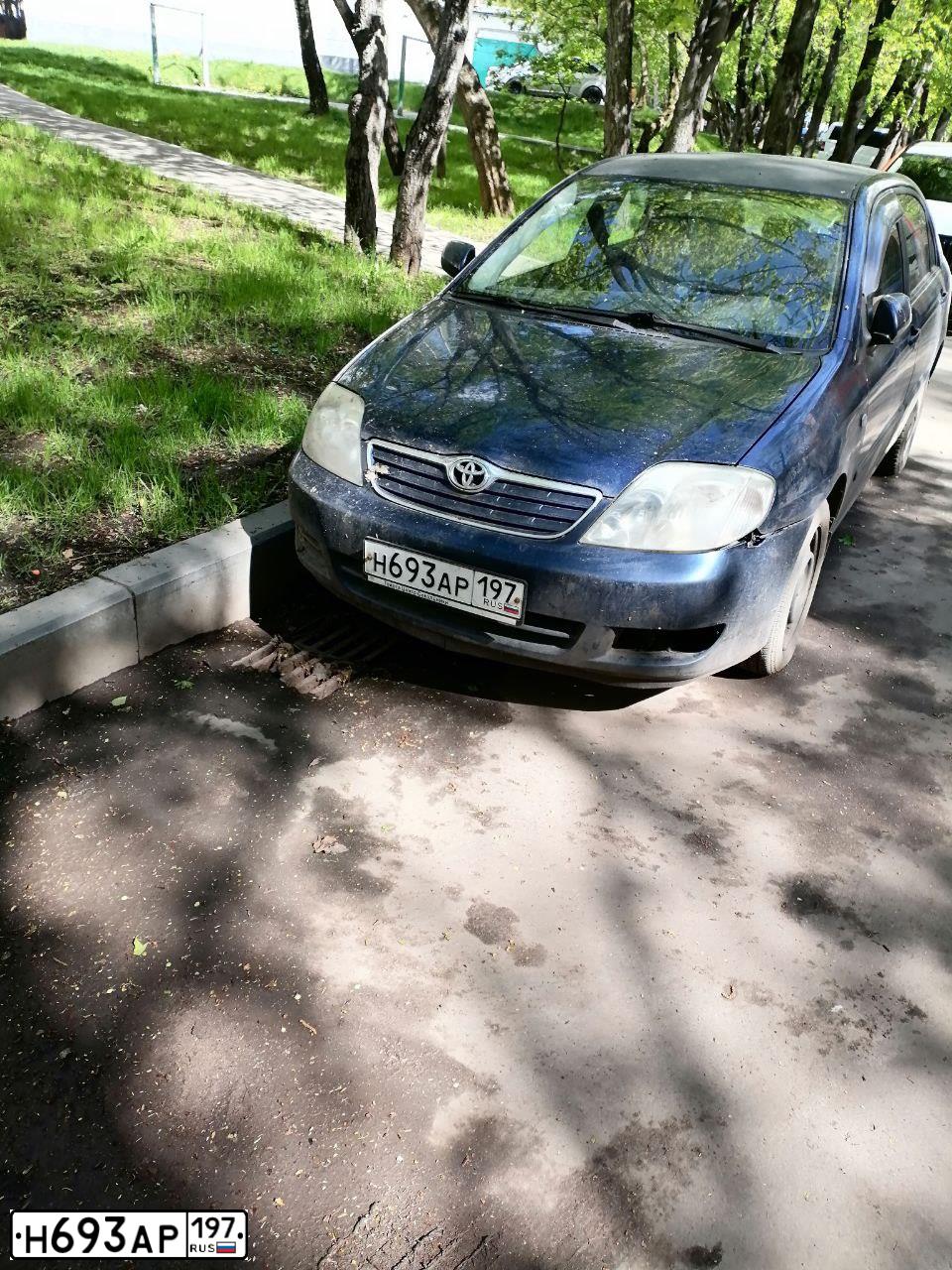 Фото автомобиля TOYOTA COROLLA, 2006 — госномер Н693АР197. Цвет: ТЕМНО-СИНИЙ