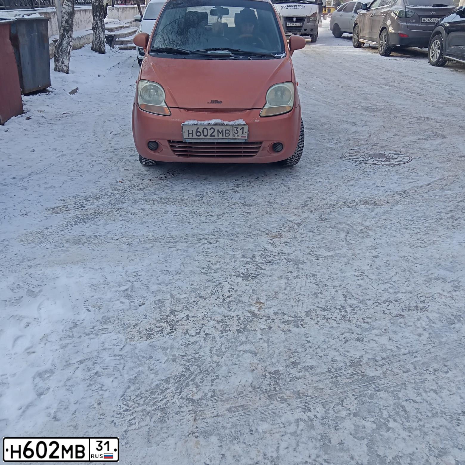 Фото автомобиля CHEVROLET SPARK, 2006 — госномер Н602МВ31. Цвет: ТЕМНО-ОРАНЖЕВЫЙ