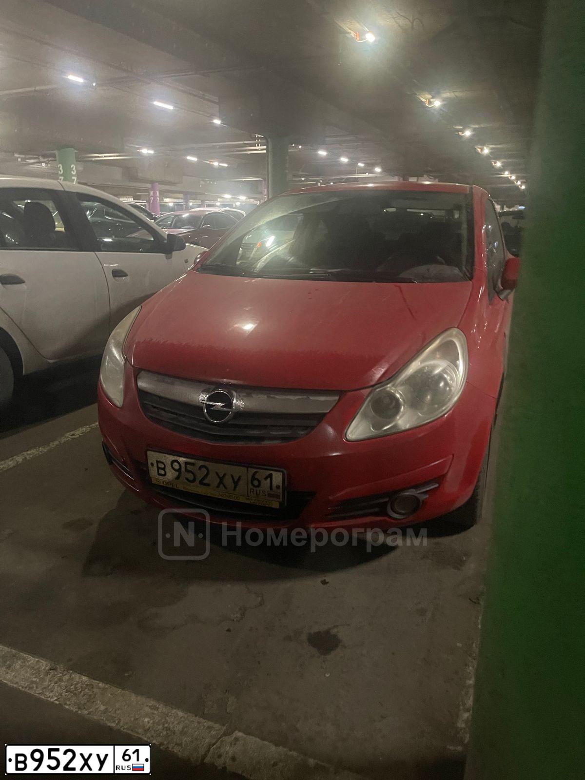 Фото автомобиля OPEL CORSA, 2007 — госномер В952ХУ61. Цвет: Красный