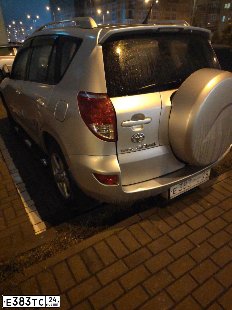 Фото автомобиля TOYOTA RAV4, 2007 — госномер С148РУ39. Цвет: СЕРЕБРИСТЫЙ