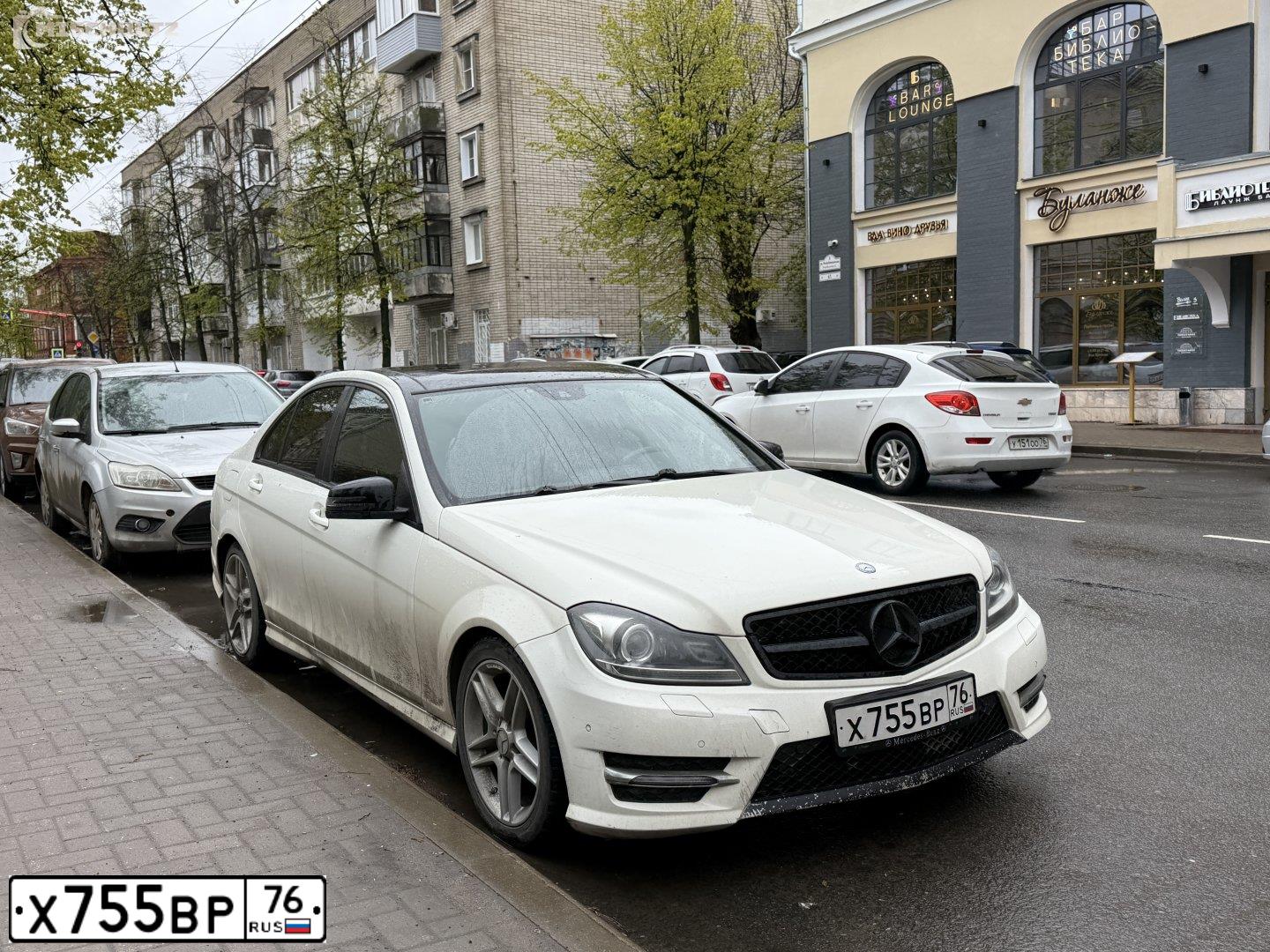 Фото автомобиля MERCEDES C-KLASSE, 2012 — госномер Х755ВР76. Цвет: Белый