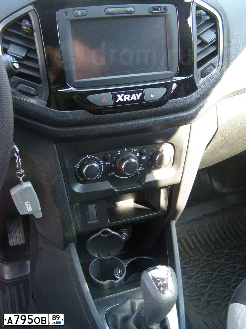 Фото автомобиля CHEVROLET NIVA 212300-55, 2012 — госномер С263ОМ89. Цвет: темный серо-зеленый металлик