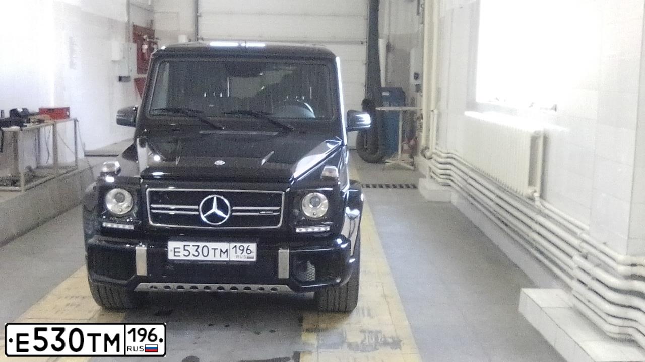 Фото автомобиля MERCEDES G-KLASSE, 2010 — госномер Е007АА96. Цвет: ЧЕРНЫЙ