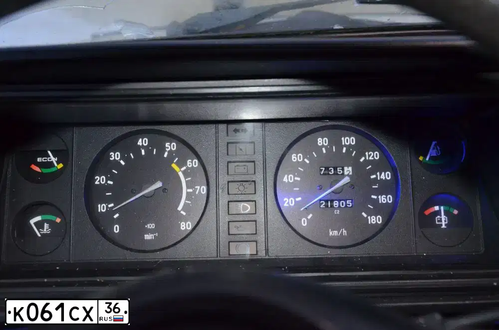 Фото автомобиля LADA 2107, 2004 — госномер Р690НР36. Цвет: ЯРКО-БЕЛЫЙ