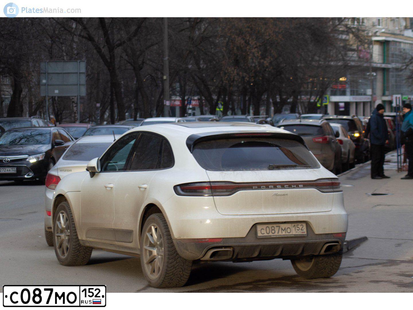 Фото автомобиля PORSCHE MACAN, 2019 — госномер С087МО152. Цвет: Белый