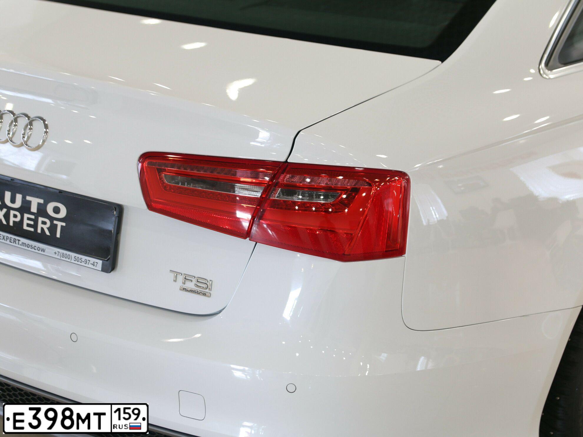 Фото автомобиля AUDI A6, 2013 — госномер Р586КК799. Цвет: Белый