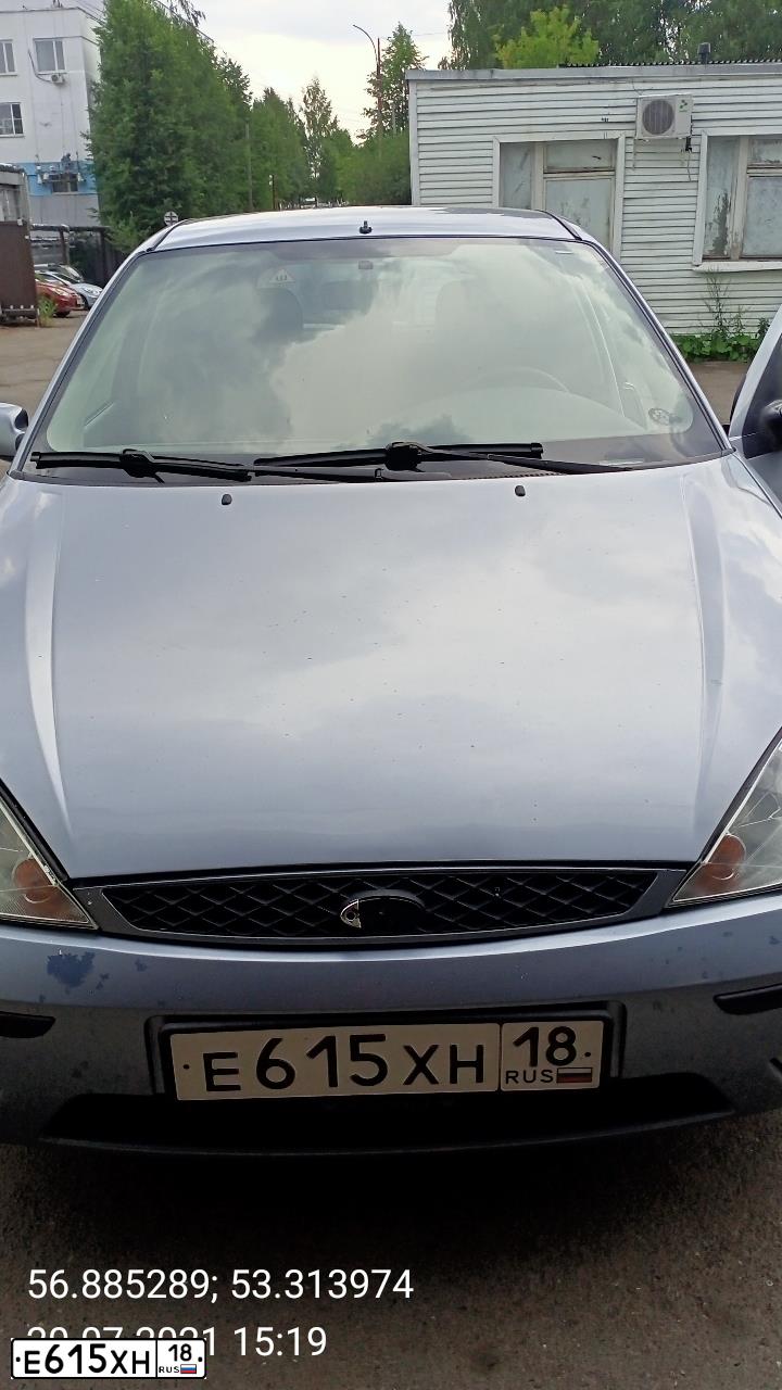 Фото автомобиля FORD FOCUS, 2004 — госномер Е615ХН18. Цвет: СВЕТЛО-СЕРО-ГОЛУБ.