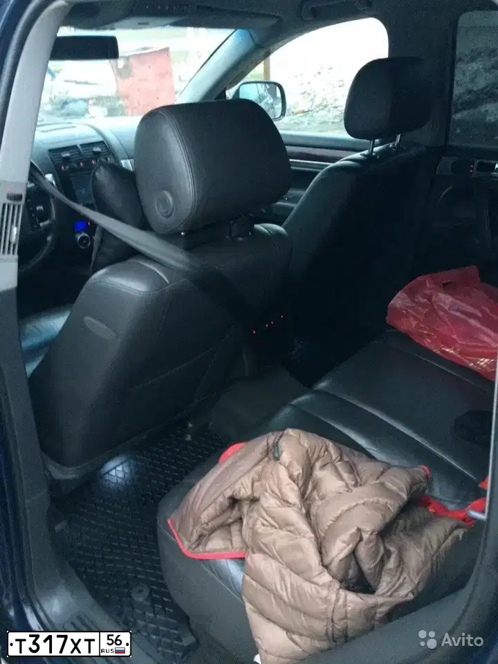 Фото автомобиля VOLKSWAGEN TOUAREG, 2003 — госномер А358НС186. Цвет: СИНИЙ