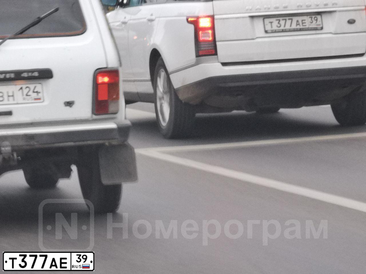 Фото автомобиля LANDROVER RANGE ROVER, 2014 — госномер Е339РС124. Цвет: ЯРКО-БЕЛЫЙ