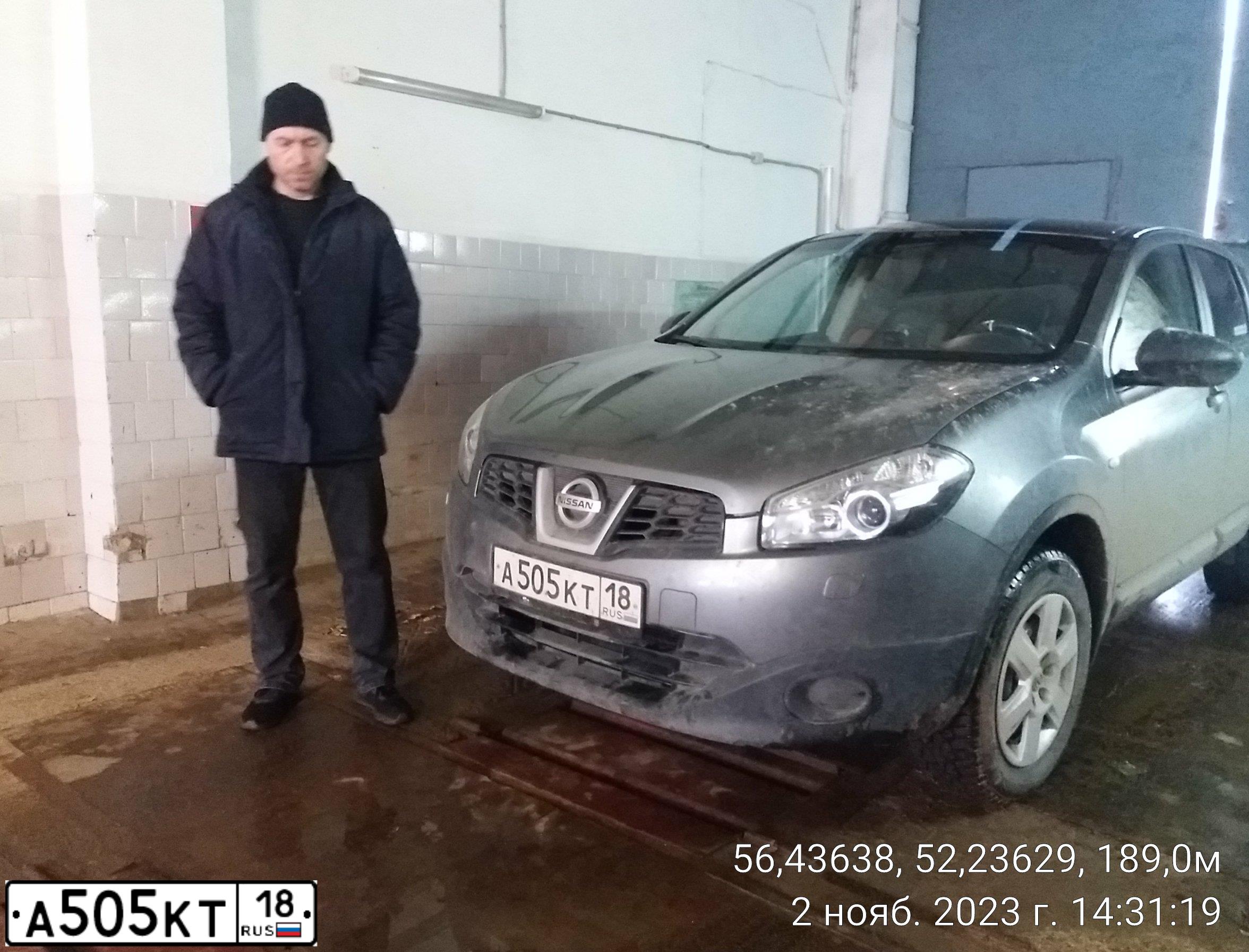 Фото автомобиля NISSAN QASHQAI, 2012 — госномер А505КТ18. Цвет: СЕРЫЙ