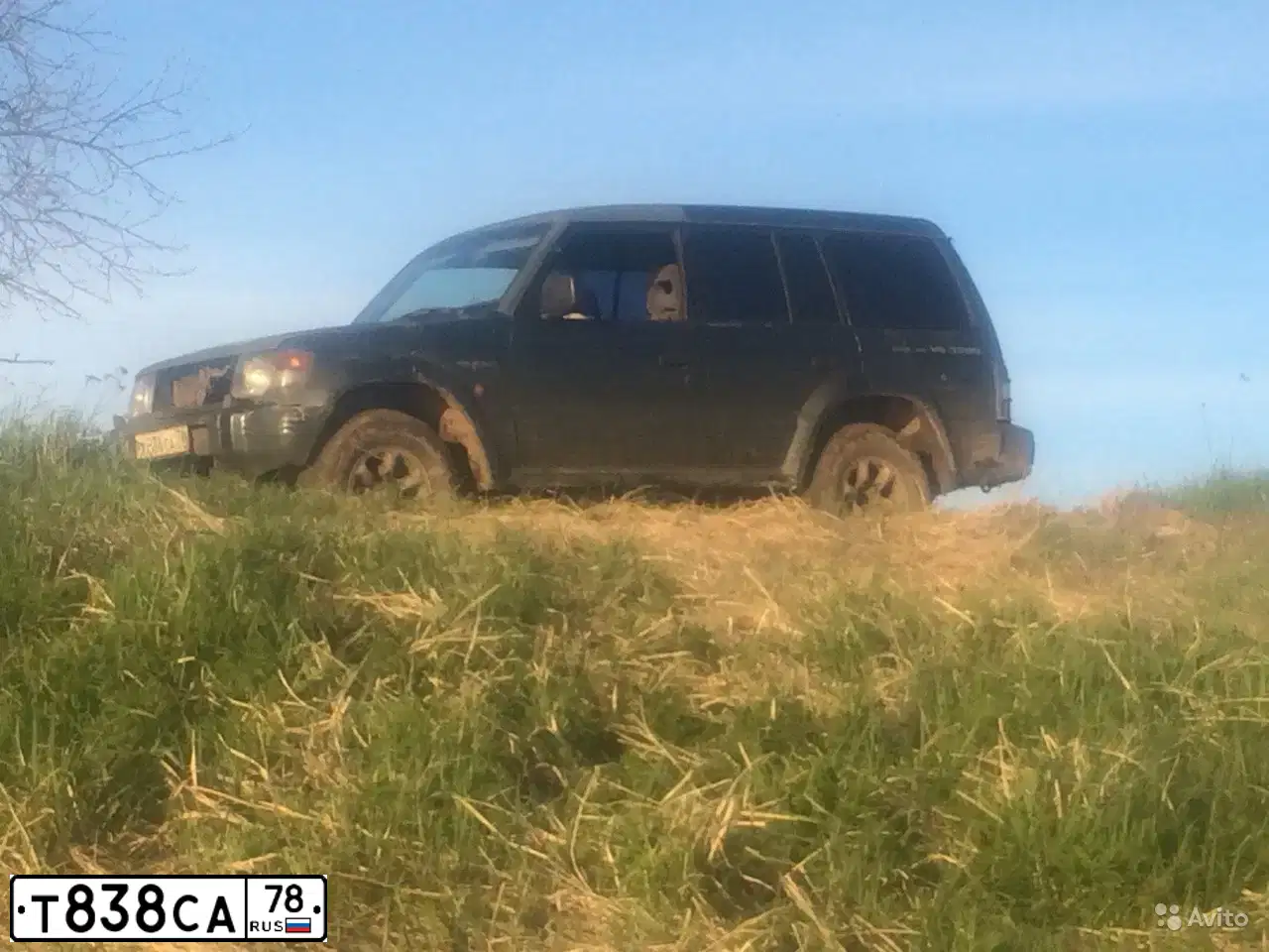 Фото автомобиля MITSUBISHI PAJERO, 1995 — госномер Т838СА78. Цвет: Темно-зеленый