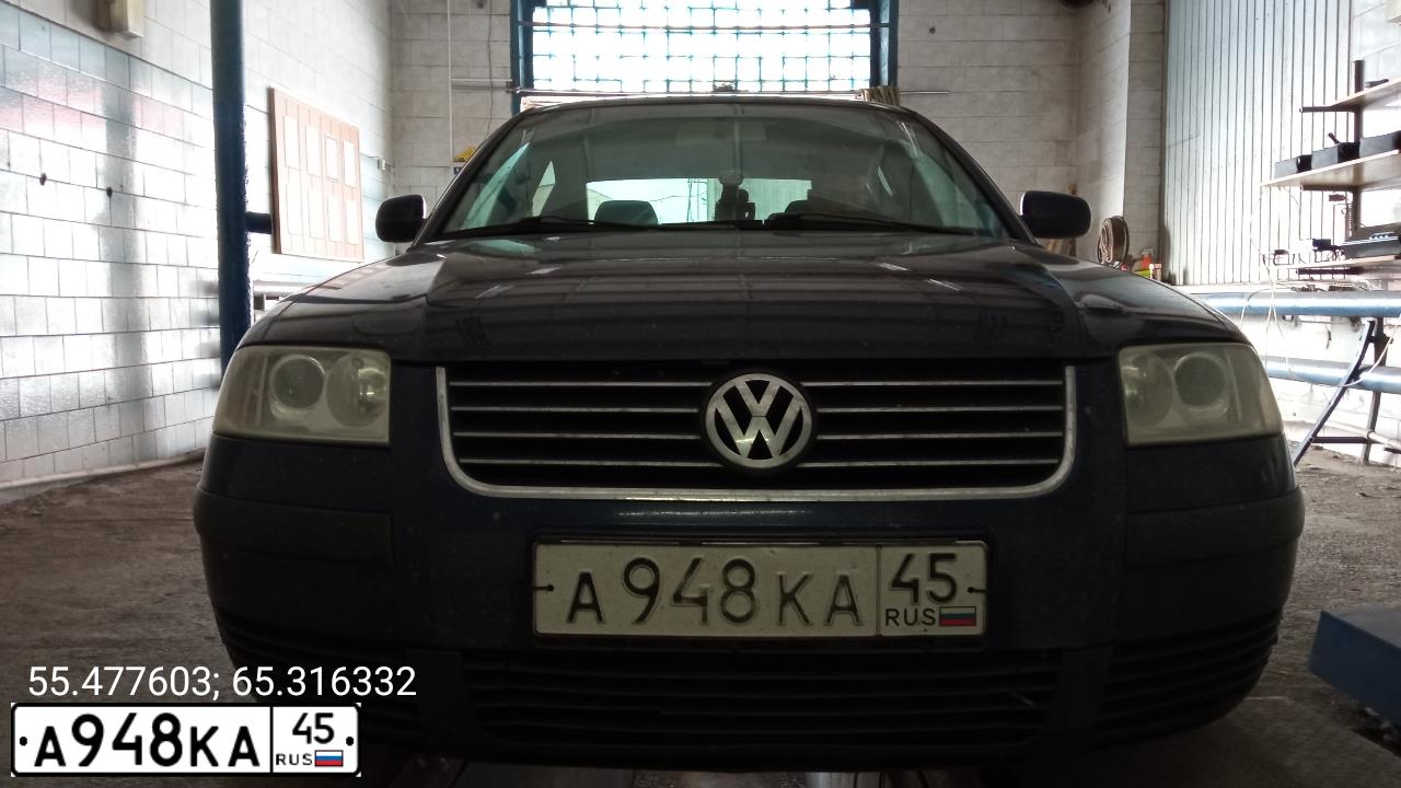 Фото автомобиля VOLKSWAGEN PASSAT, 2001 — госномер А948КА45. Цвет: СИНИЙ