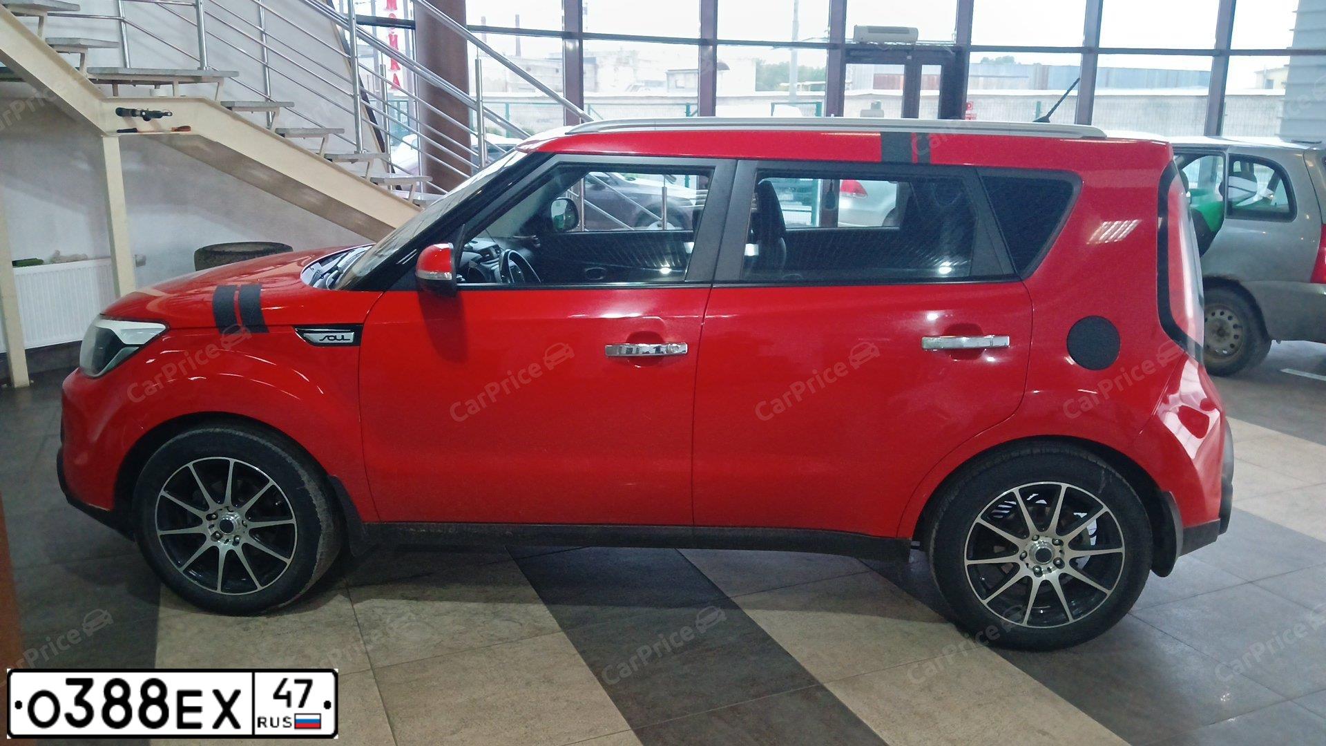 Фото автомобиля KIA SOUL, 2014 — госномер О388ЕХ47. Цвет: КРАСНЫЙ