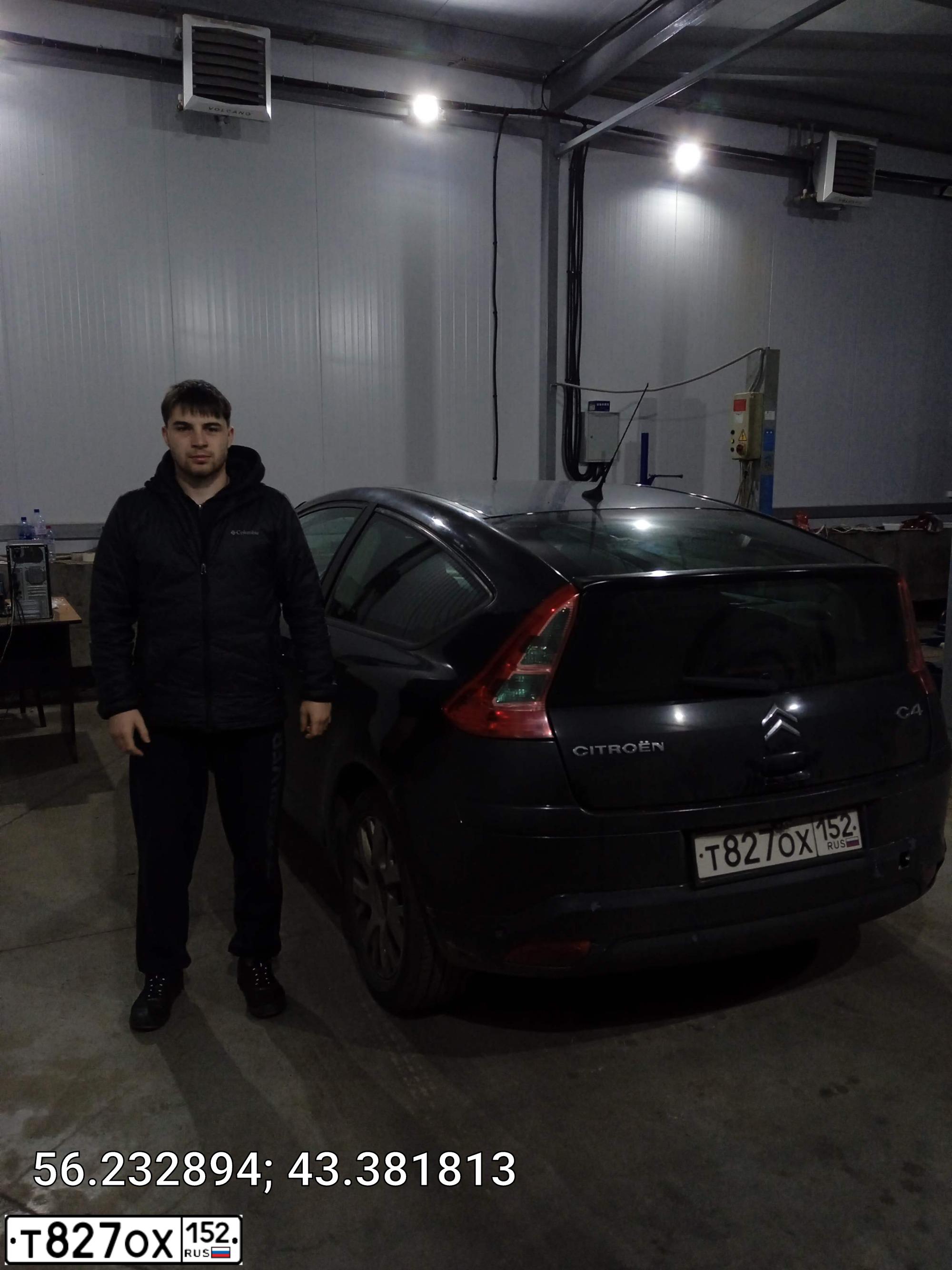 Фото автомобиля CITROEN C4, 2007 — госномер Т827ОХ152. Цвет: ЧЕРНЫЙ