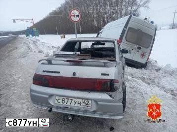 Фото автомобиля LADA 2110, 2005 — госномер С877УН42. Цвет: СНЕЖНАЯ КОРОЛЕВА