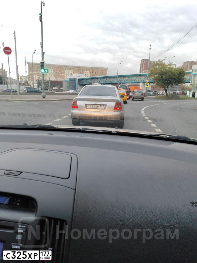 Фото автомобиля AUDI A4, 2000 — госномер С325ХР177. Цвет: БЕЛЫЙ
