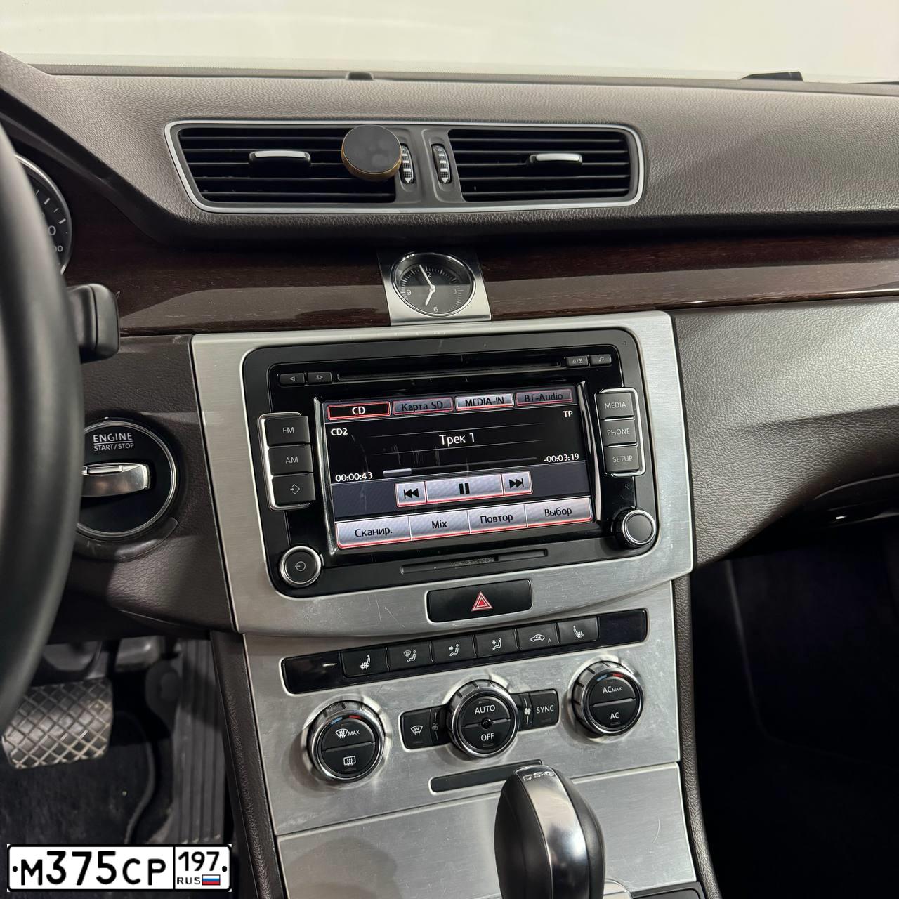 Фото автомобиля VOLKSWAGEN PASSAT, 2012 — госномер М583ТС82. Цвет: Коричневый
