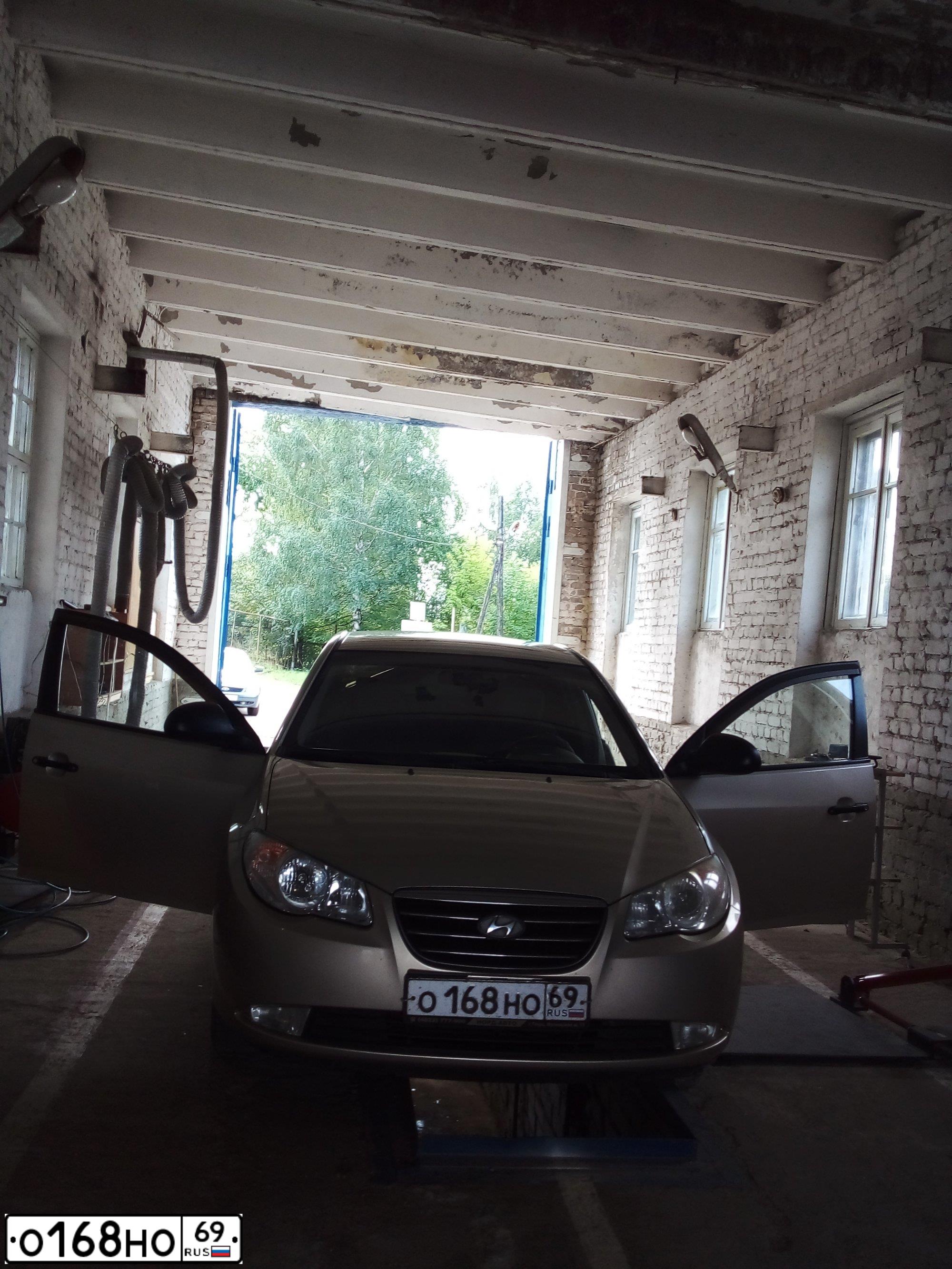 Фото автомобиля HYUNDAI ELANTRA, 2009 — госномер О168НО69. Цвет: ЖЕЛТО-ПЕСОЧНЫЙ