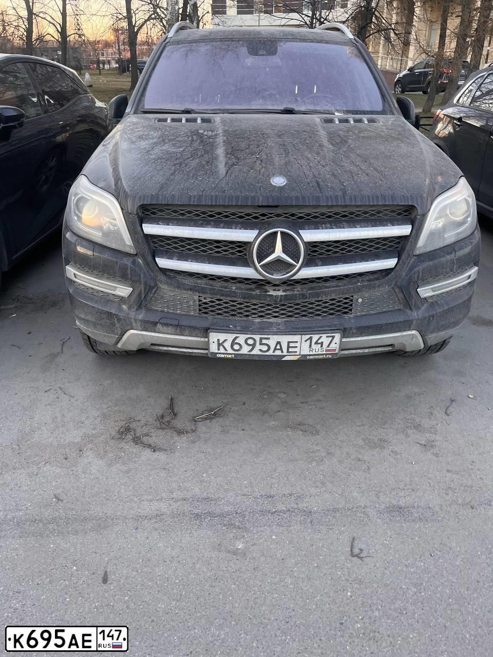 Фото автомобиля MERCEDES GL-KLASSE, 2013 — госномер К695АЕ147. Цвет: ЧЕРНЫЙ