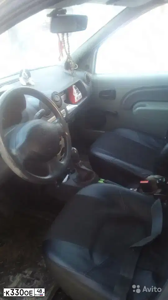 Фото автомобиля RENAULT LOGAN SR, 2009 — госномер У478ЕВ48. Цвет: СЕРЫЙ
