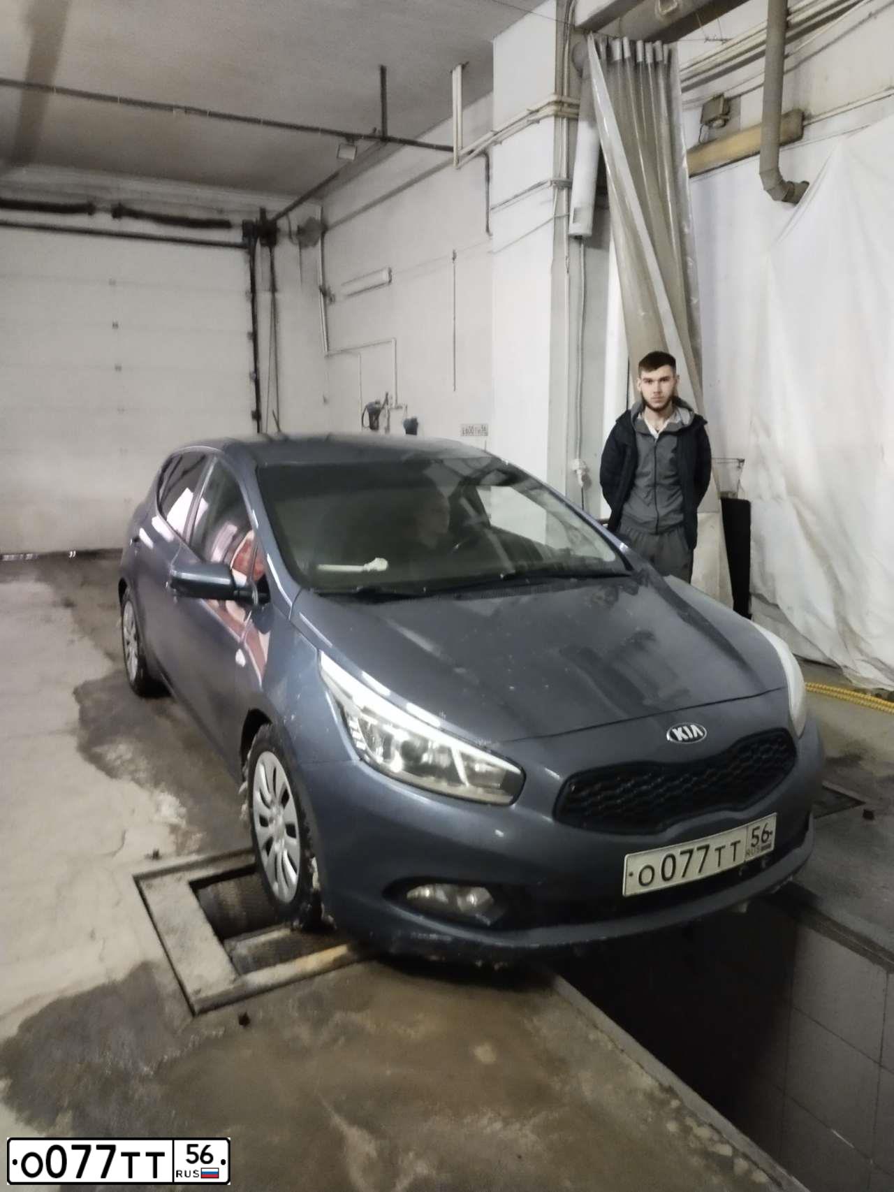 Фото автомобиля TOYOTA COROLLA, 2008 — госномер Н892НМ05. Цвет: СЕРЫЙ