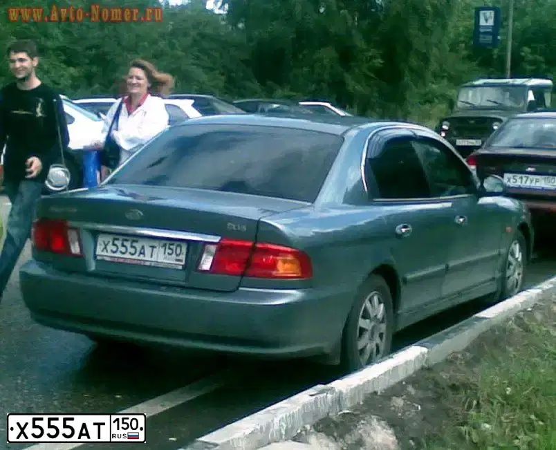 Фото автомобиля KIA MAGENTIS / OPTIMA, 2003 — госномер Х555АТ150. Цвет: СЕРЫЙ