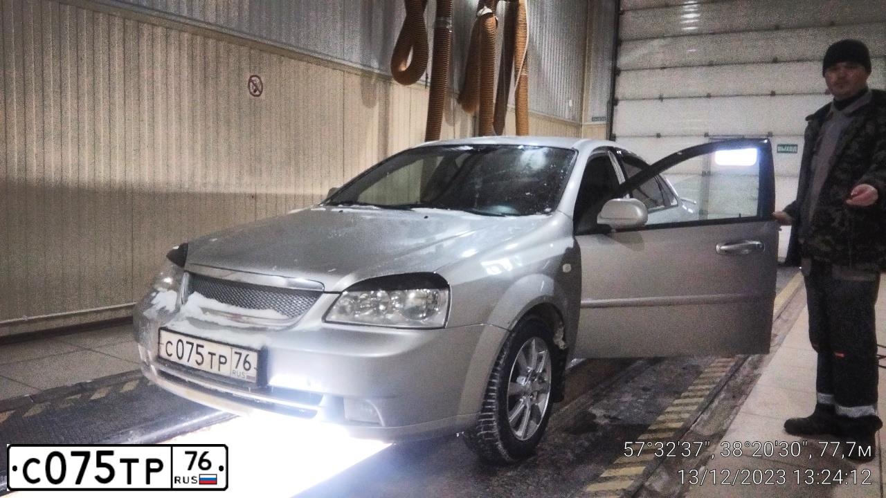 Фото автомобиля CHEVROLET LACETTI, 2008 — госномер С075ТР76. Цвет: СЕРЕБРИСТЫЙ