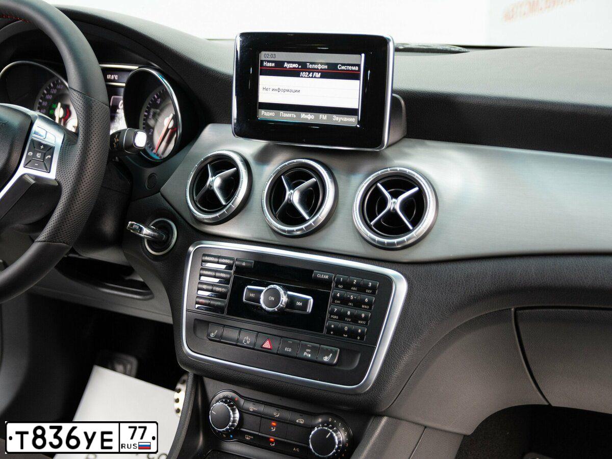 Фото автомобиля MERCEDES CLA-KLASSE, 2013 — госномер В888РН150. Цвет: Белый