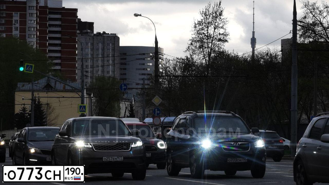 Фото автомобиля HYUNDAI SANTA FE, 2011 — госномер О773СН190. Цвет: ЧЕРНЫЙ