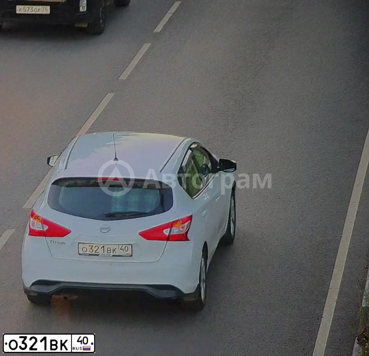 Фото автомобиля NISSAN TIIDA, 2015 — госномер А513НС76. Цвет: Белый