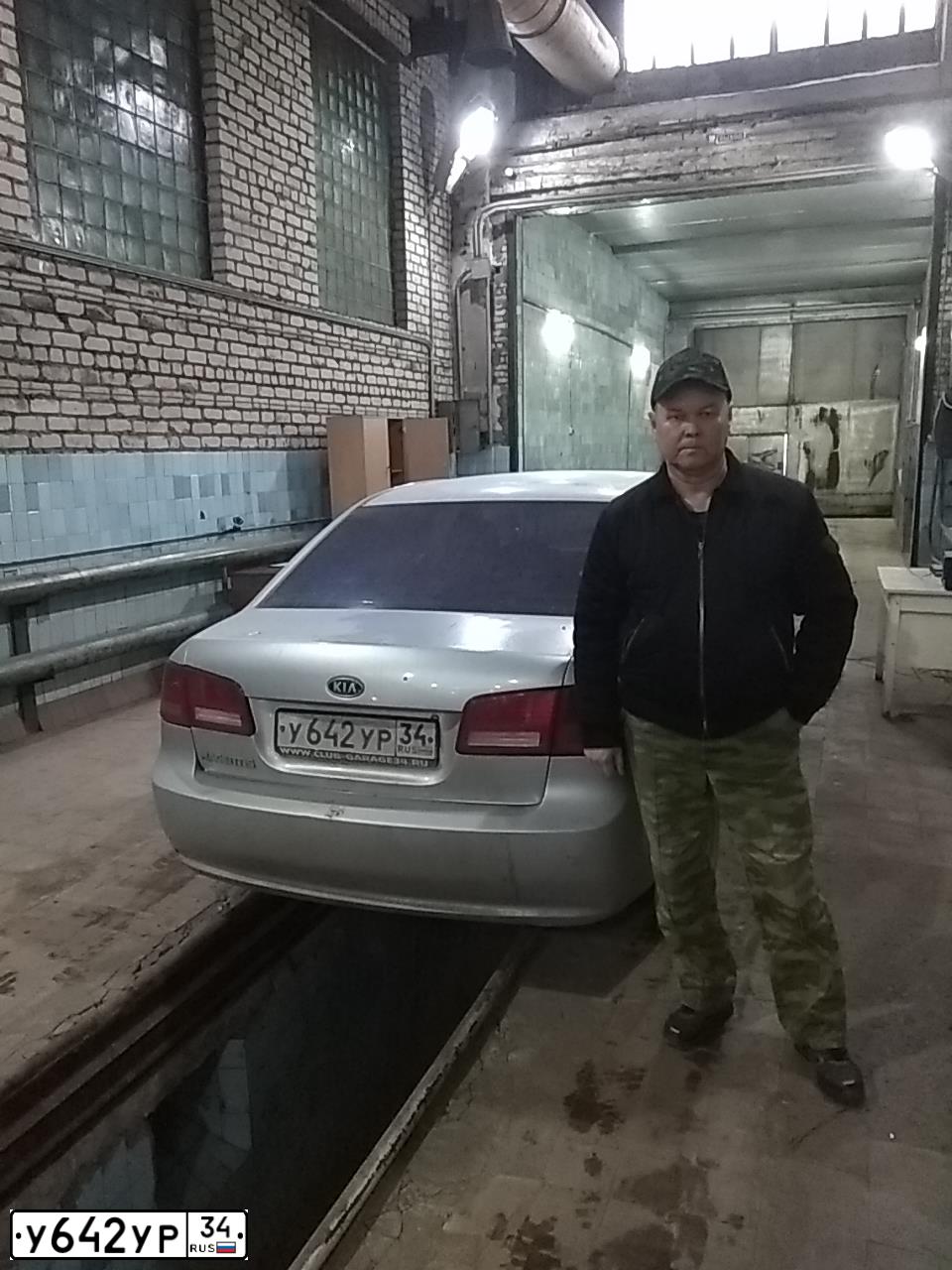 Фото автомобиля KIA MAGENTIS / OPTIMA, 2006 — госномер У642УР34. Цвет: серебристый