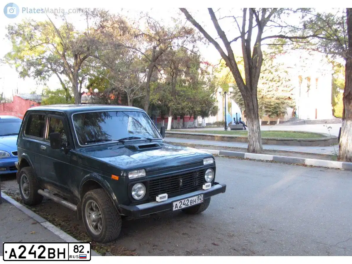 Фото автомобиля VAZ ВАЗ БЕЗ МОДЕЛИ 21214 126 20, 2007 — госномер А242ВН82. Цвет: ЗЕЛЕНЫЙ