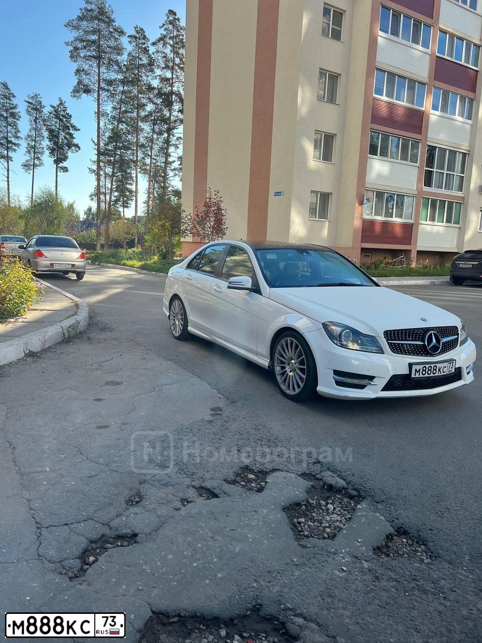 Фото автомобиля TOYOTA AVENSIS, 2008 — госномер М888КС73. Цвет: СЕРЕБРИСТЫЙ