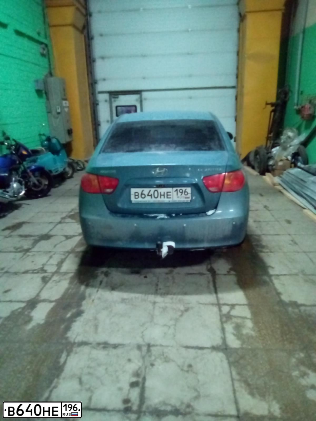 Фото автомобиля HYUNDAI ELANTRA, 2007 — госномер Е944НА89. Цвет: СИНИЙ