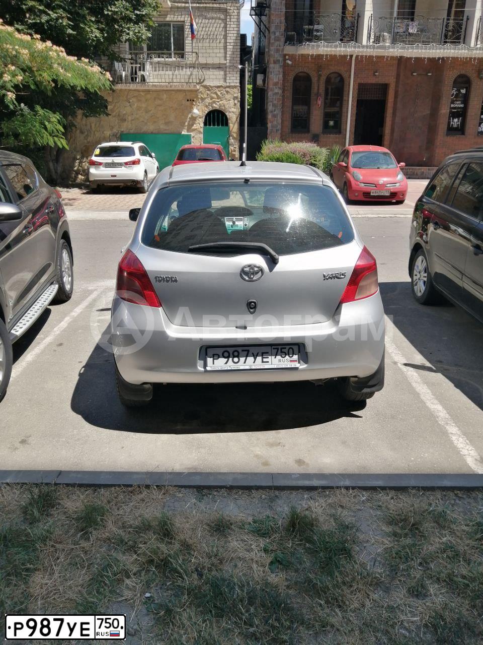 Фото автомобиля TOYOTA YARIS, 2008 — госномер Н698ЕТ193