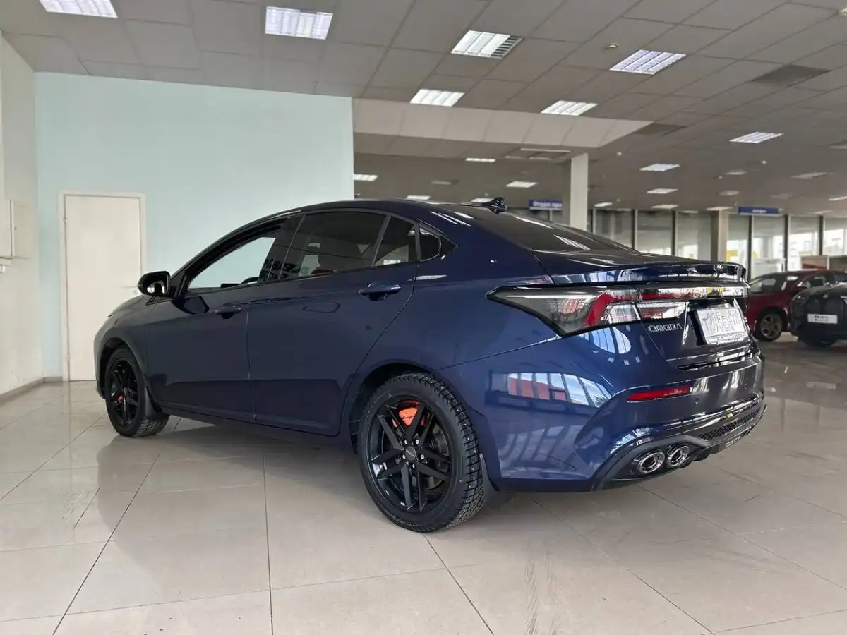 Фото автомобиля OMODA S5, 2023 — госномер У626СА198. Цвет: синий