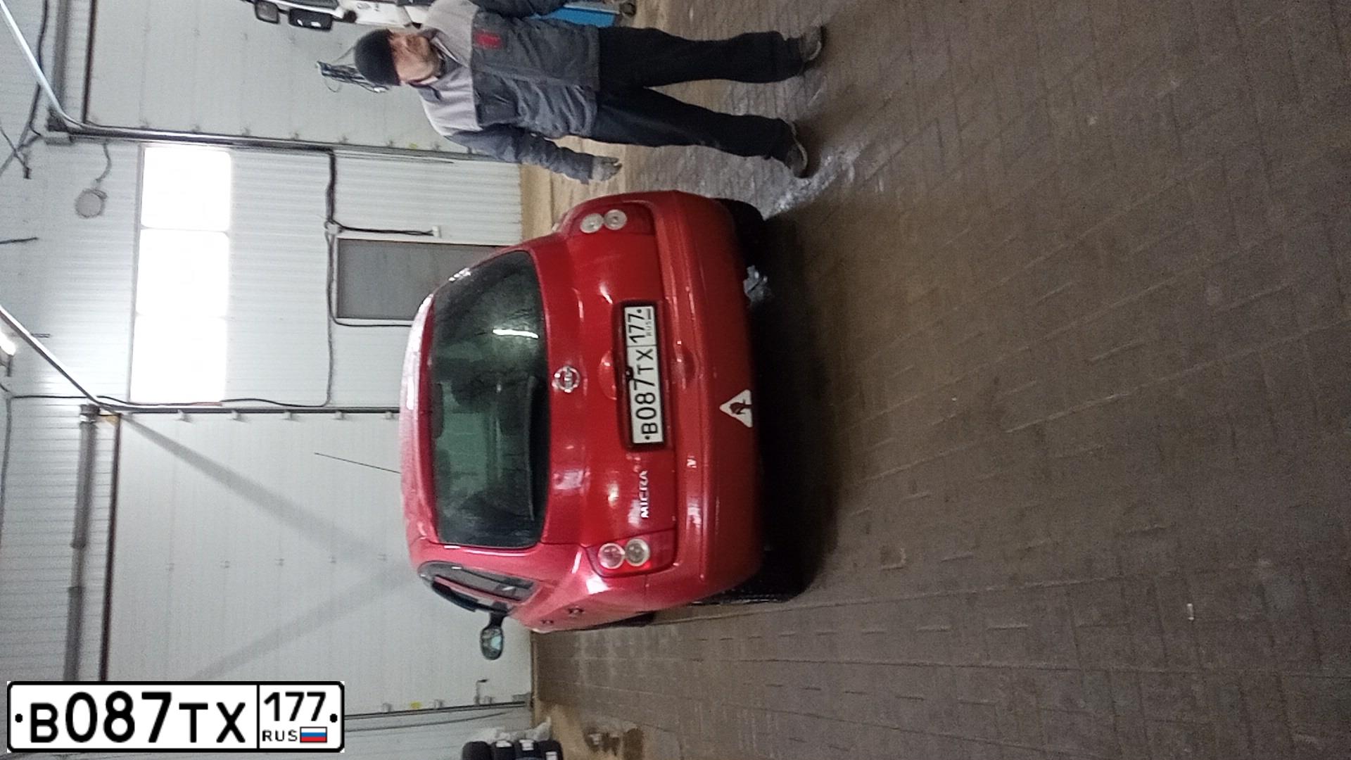 Фото автомобиля NISSAN MICRA, 2007 — госномер В087ТХ177. Цвет: ВИШНЕВЫЙ