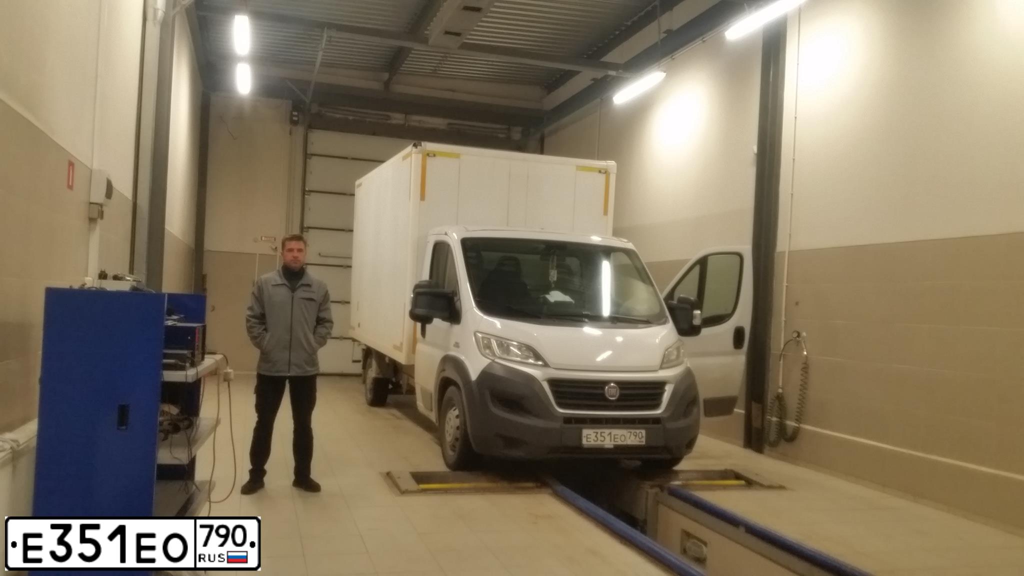 Фото автомобиля FIAT DUCATO, 2015 — госномер Р274ЕЕ40. Цвет: Белый