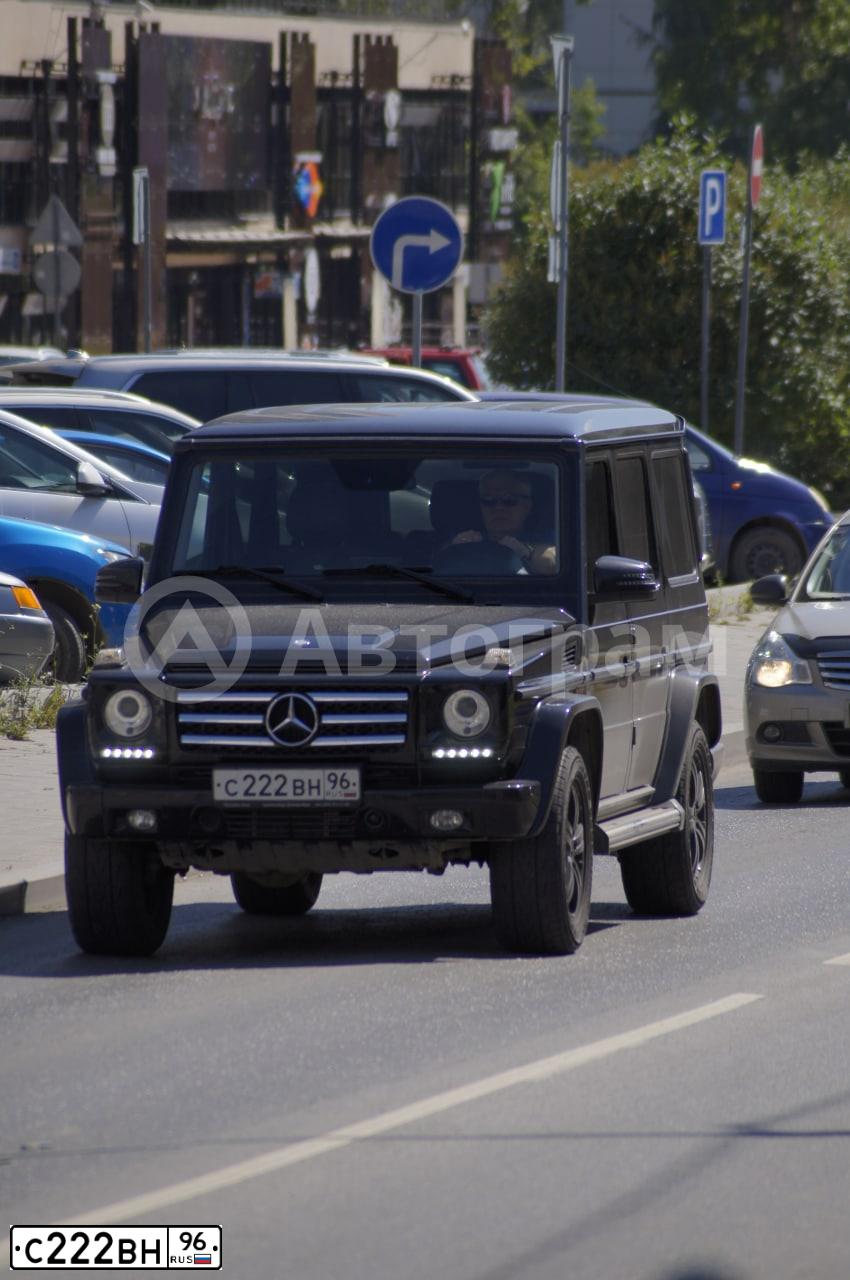 Фото автомобиля MERCEDES GL-KLASSE, 2008 — госномер Е838ЕЕ196. Цвет: ЧЕРНЫЙ