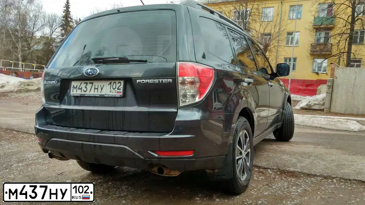 Фото автомобиля SUBARU FORESTER, 2008 — госномер М437НУ102. Цвет: СЕРЫЙ
