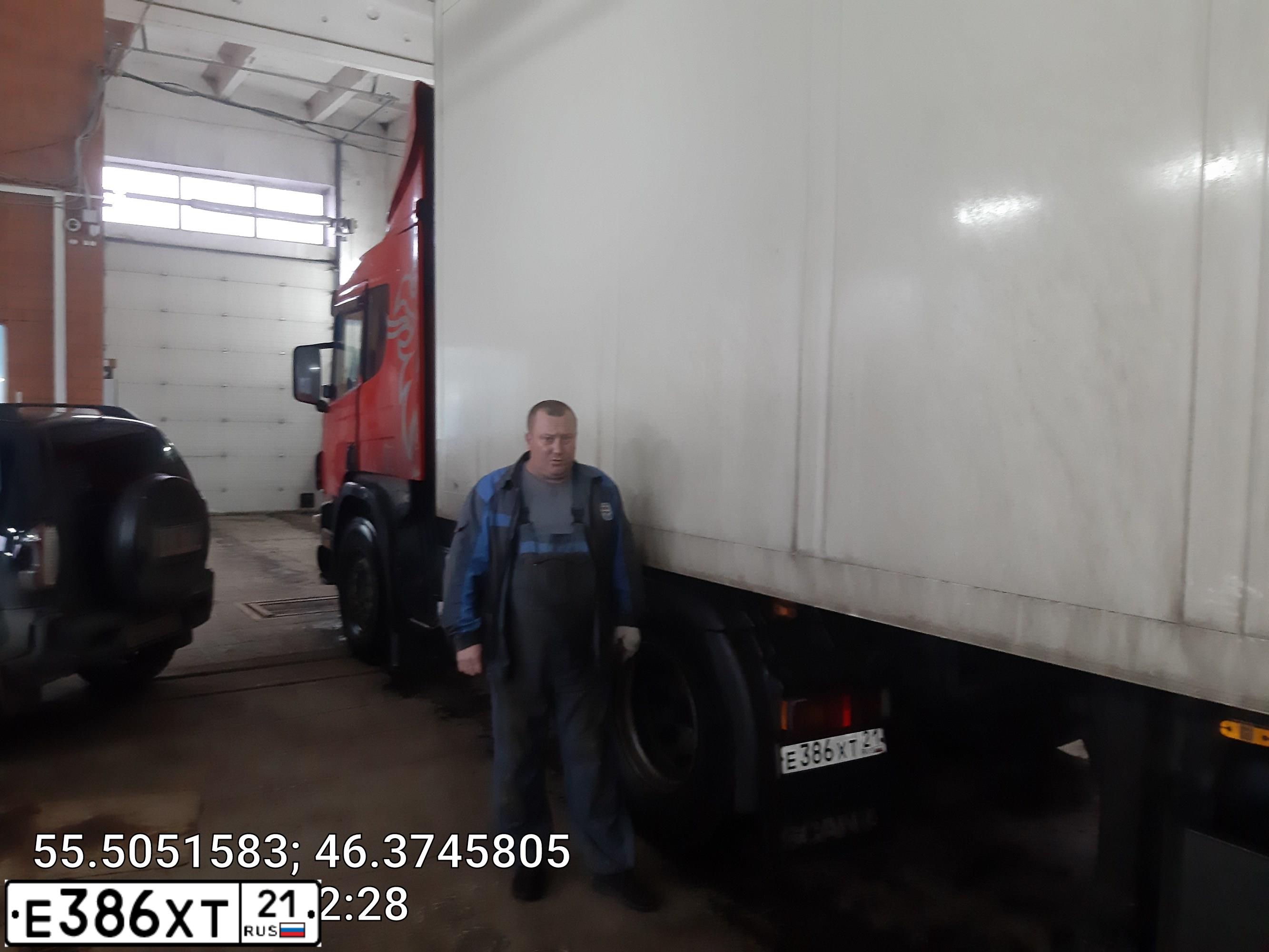 Фото автомобиля SCANIA SERIE P /4X2/, 2007 — госномер Е559УА177. Цвет: Красный