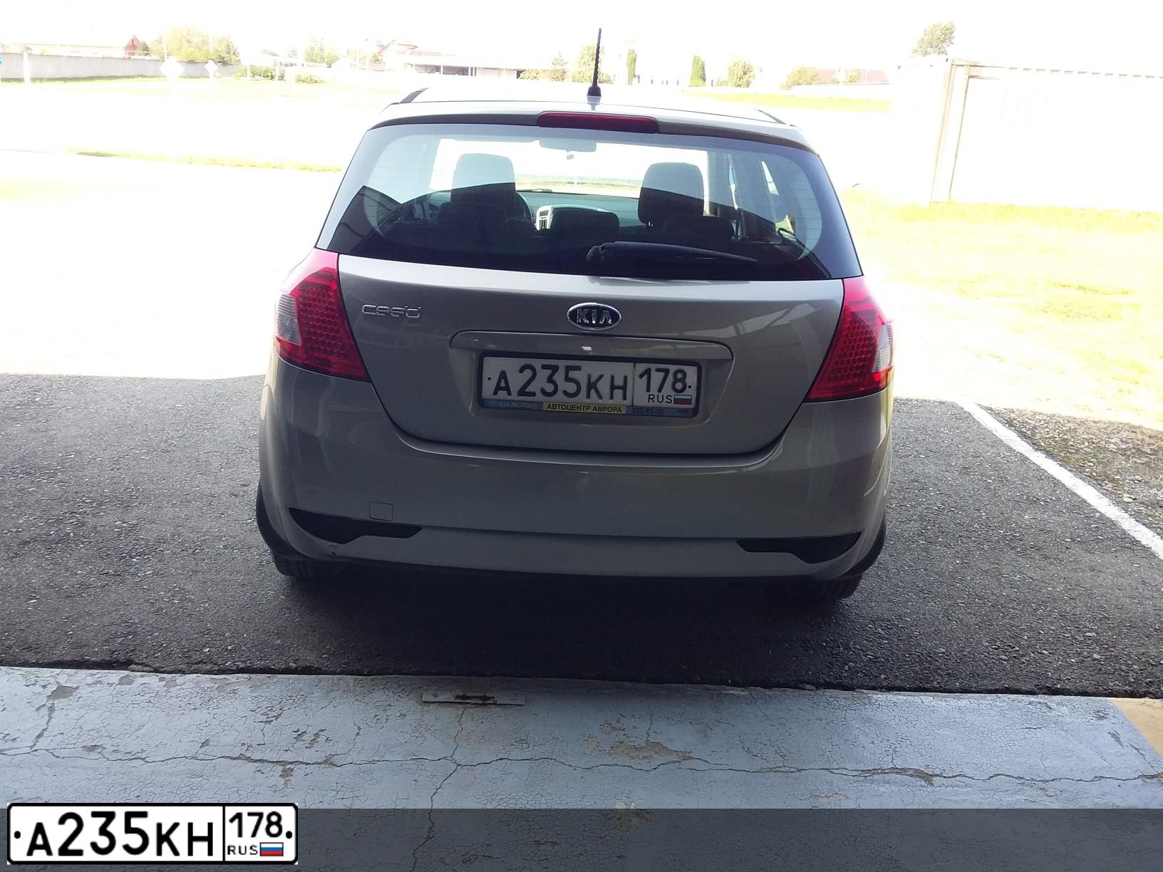Фото автомобиля KIA CEE'D, 2010 — госномер А492ВЕ193. Цвет: Серебристый
