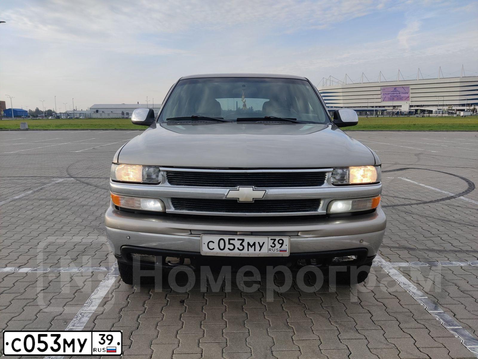 Фото автомобиля CHEVROLET TAHOE, 2001 — госномер М945АС53. Цвет: ЗОЛОТИСТО-БЕЖЕВЫЙ