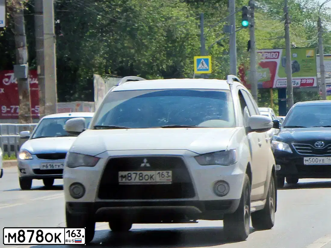 Фото автомобиля MITSUBISHI OUTLANDER, 2012 — госномер В275СМ763. Цвет: Белый