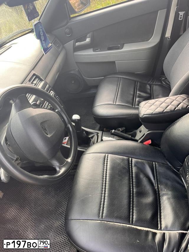 Фото автомобиля VOLKSWAGEN JETTA, 2010 — госномер Р197ВО790. Цвет: ЧЕРНЫЙ