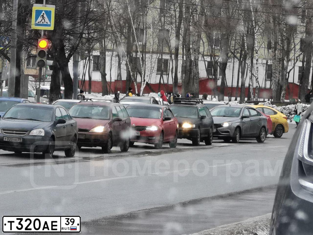 Фото автомобиля CHEVROLET LACETTI, 2007 — госномер Т320АЕ39. Цвет: синий